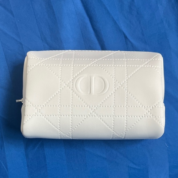 Dior White Quilted cosmetics bag - Picture 3 of 4